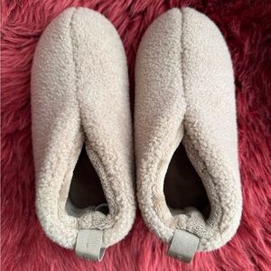Bombas Cabin Bootie Slippers